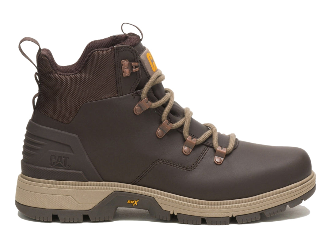 Bota Caterpillar color marrón Demitasse con suela beige y cordones, diseño robusto para senderismo o trabajo.