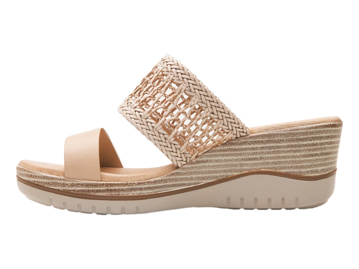 Sandalia Flexi color hueso para mujer con plataforma y correa superior tejida.