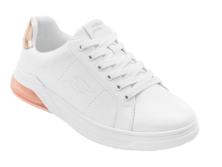 Tenis Flexi blancos con detalles en oro rosa en el talón y la suela.