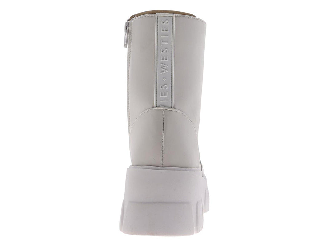 Bota de combate color ivory con suela de plataforma blanca y agujetas.