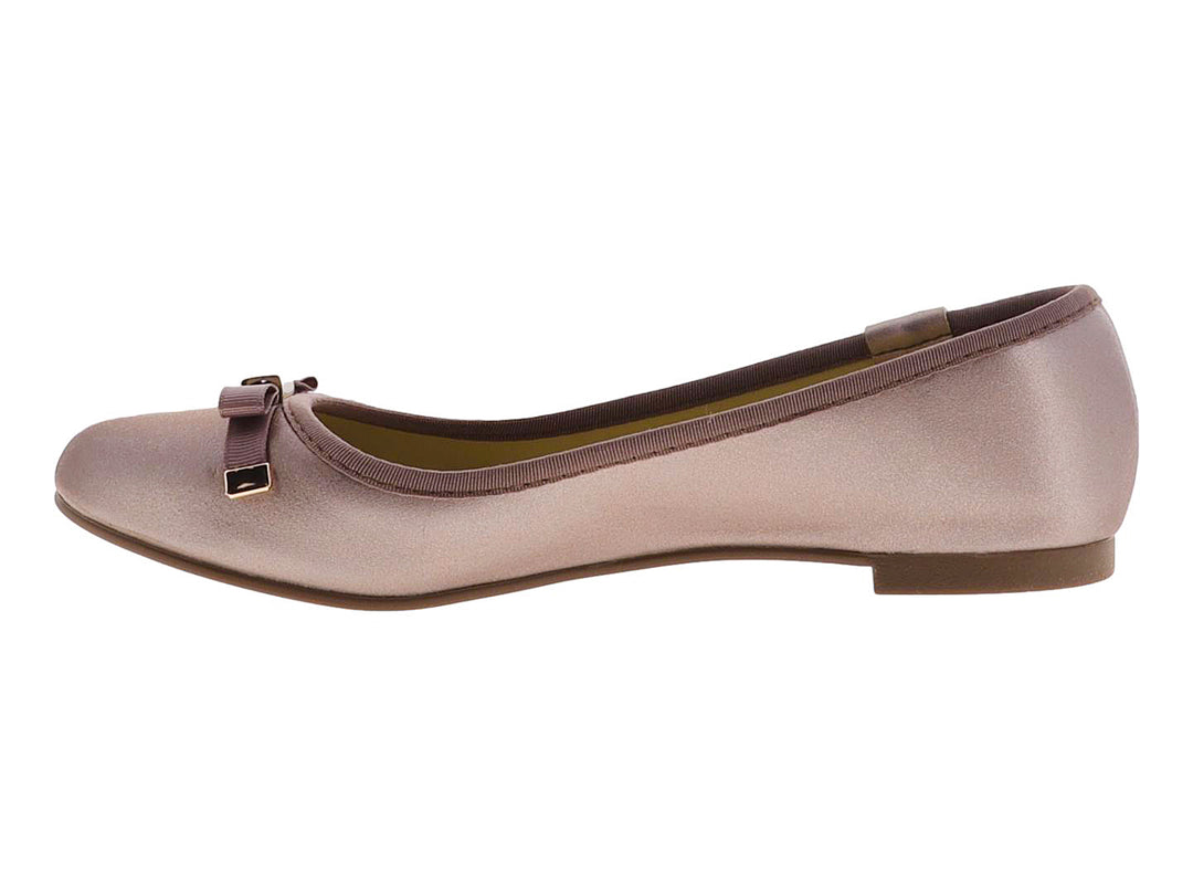 Zapatos planos color antique copper para niña con detalle de moño y herraje dorado en la parte frontal.