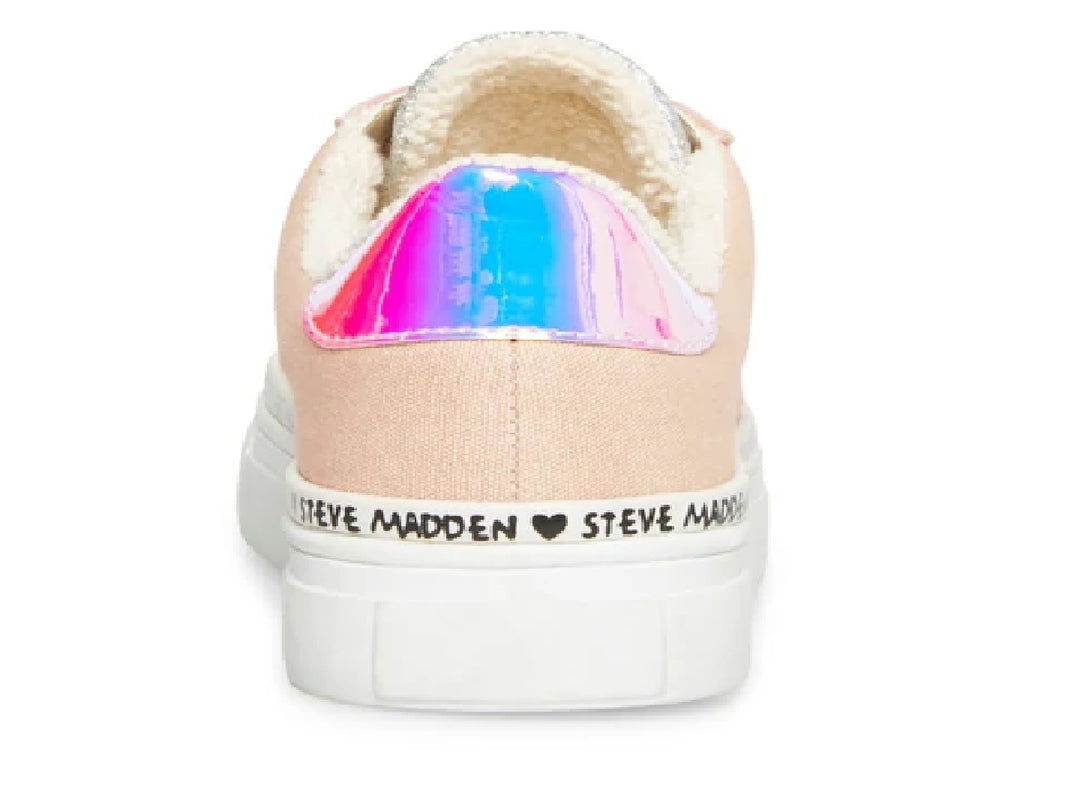 Tenis para niña color rosa y plata con detalles de glitter y suela blanca de Steve Madden.
