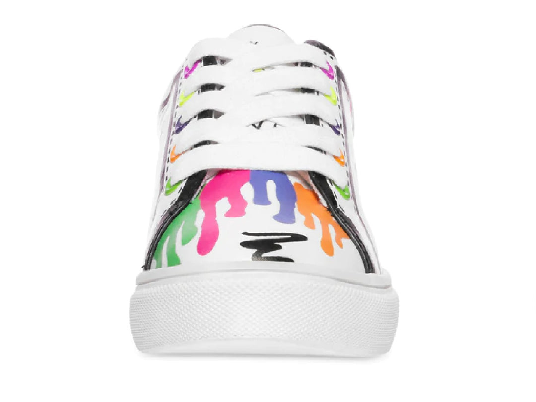 Tenis blancos para Niño con detalles coloridos tipo grafiti y agujetas multicolores.