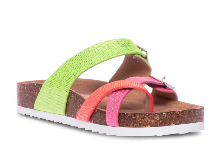 Sandalias Steve Madden con plataforma de corcho y correas brillantes en colores verde y rosa.