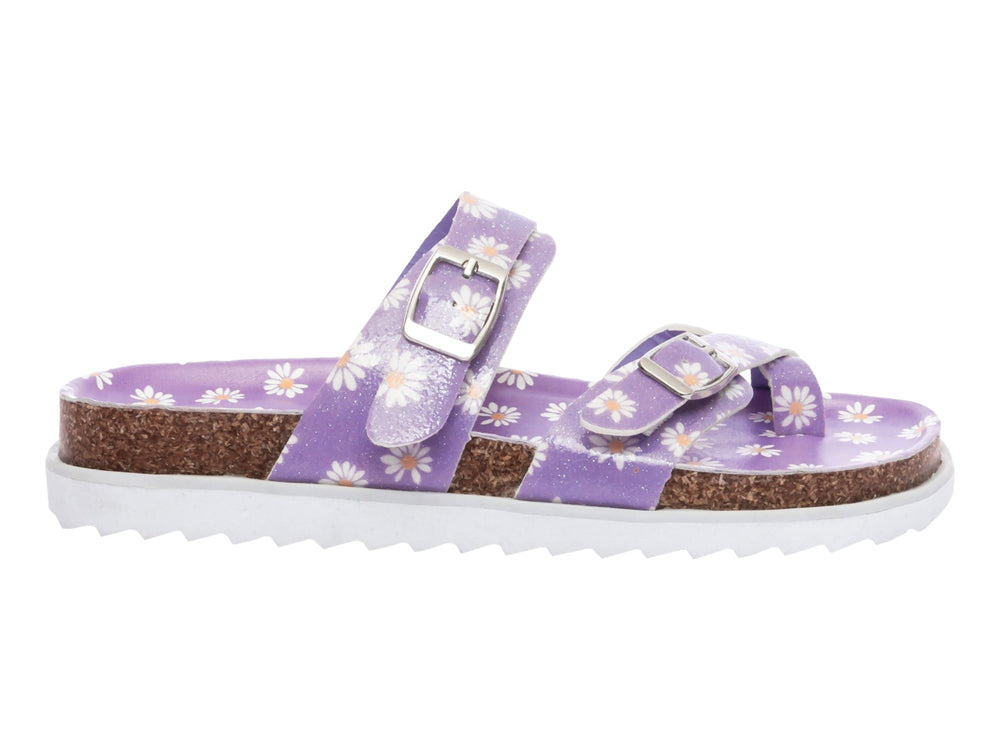 Sandalias moradas con estampado de margaritas blancas, suela de corcho y hebillas plateadas.