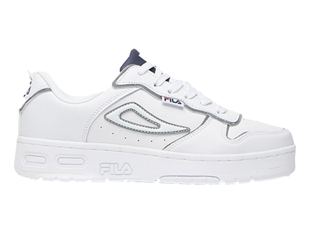 Tenis deportivos FILA color blanco con detalles en azul marino y suela blanca ancha.