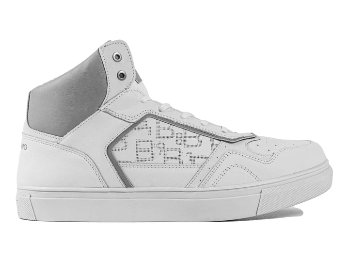Tenis tipo bota color blanco con detalles en gris y suela blanca.