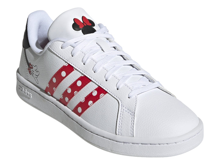 Tenis Adidas Grand Court blancos para mujer con rayas rojas y detalles de Minnie Mouse.