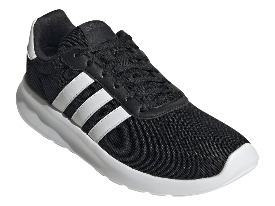 Tenis Adidas Lite Racer 3.0 en color negro con tres franjas blancas y suela blanca.