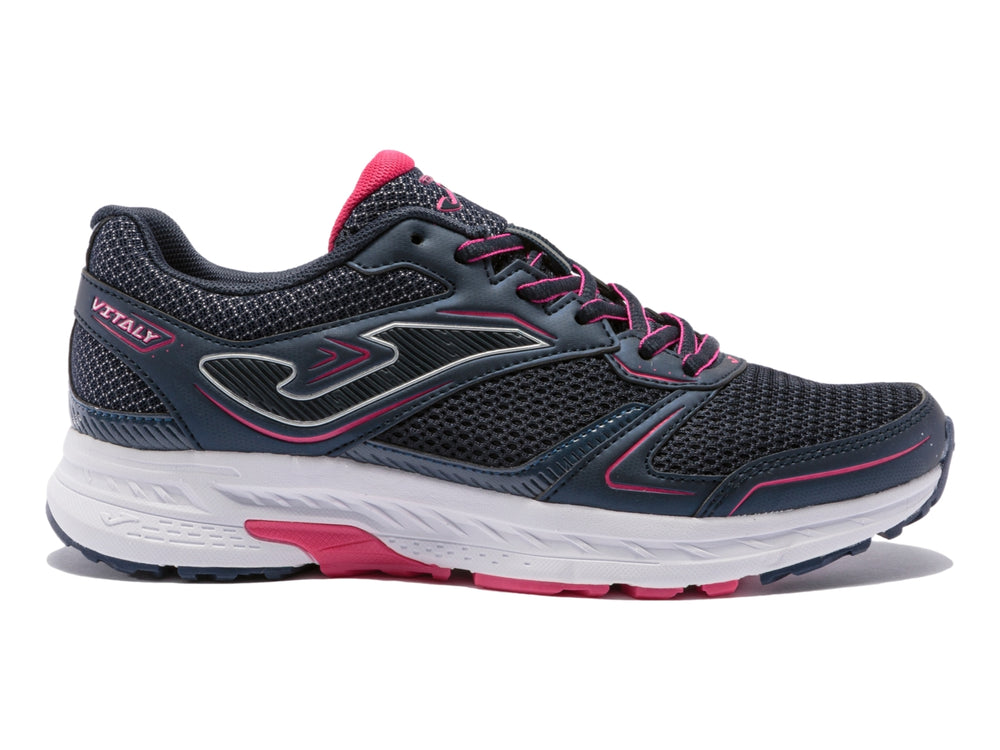 Tenis deportivos Joma Vitaly para mujer en color azul marino con detalles fucsia y suela blanca.