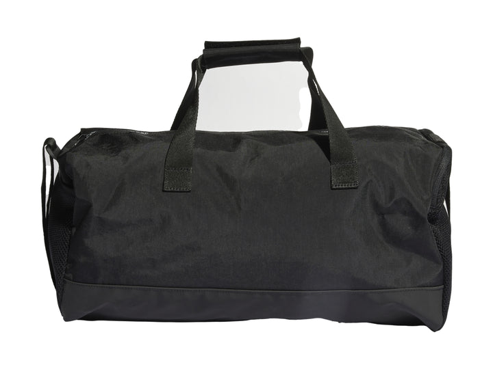 Bolsa de deporte Adidas color negro con logotipo blanco y tres franjas decorativas en la parte inferior.