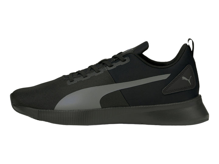 Tenis deportivos PUMA Flyer Runner Mesh color negro con franja gris lateral.