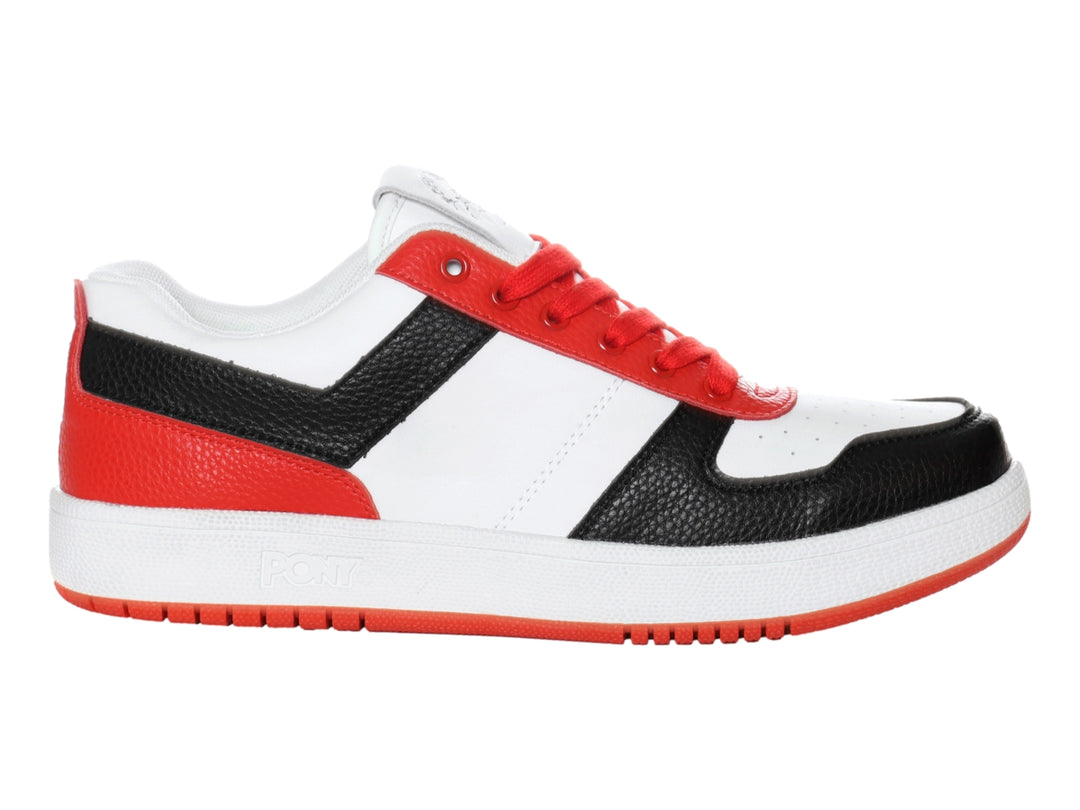 Tenis deportivos PONY en colores blanco, negro y rojo con suela roja y cordones rojos.