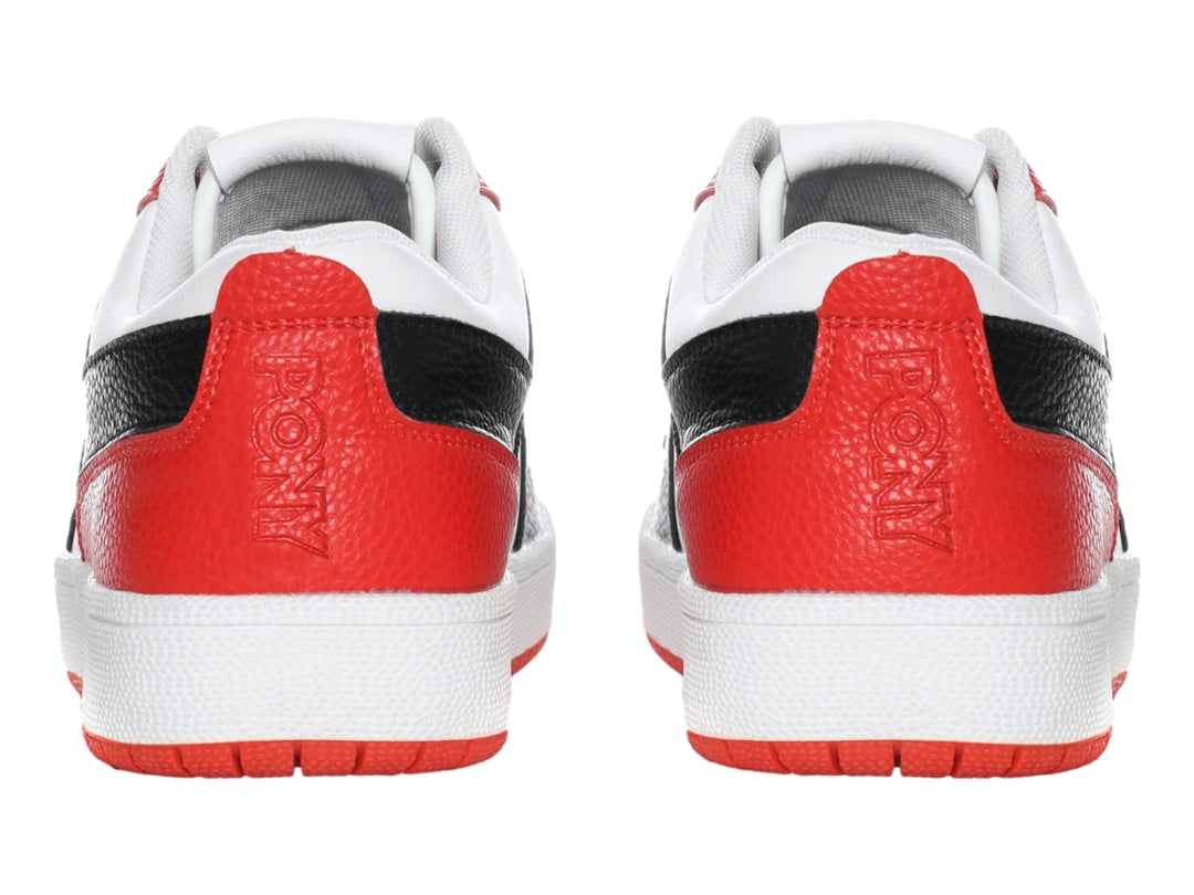 Tenis deportivos PONY en colores blanco, negro y rojo con suela roja y cordones rojos.
