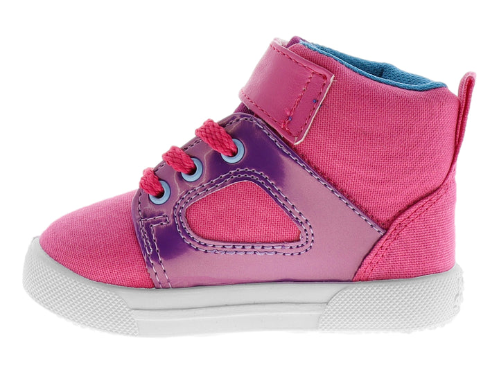 Tenis infantiles color fiusha con detalles en turquesa y blanco, con agujetas y acabado brillante.