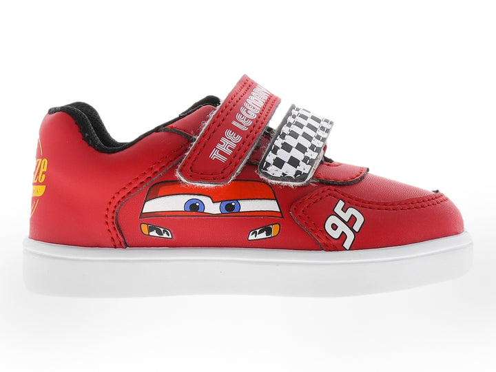 Zapato infantil rojo de Rayo McQueen con cierre de velcro y suela blanca.