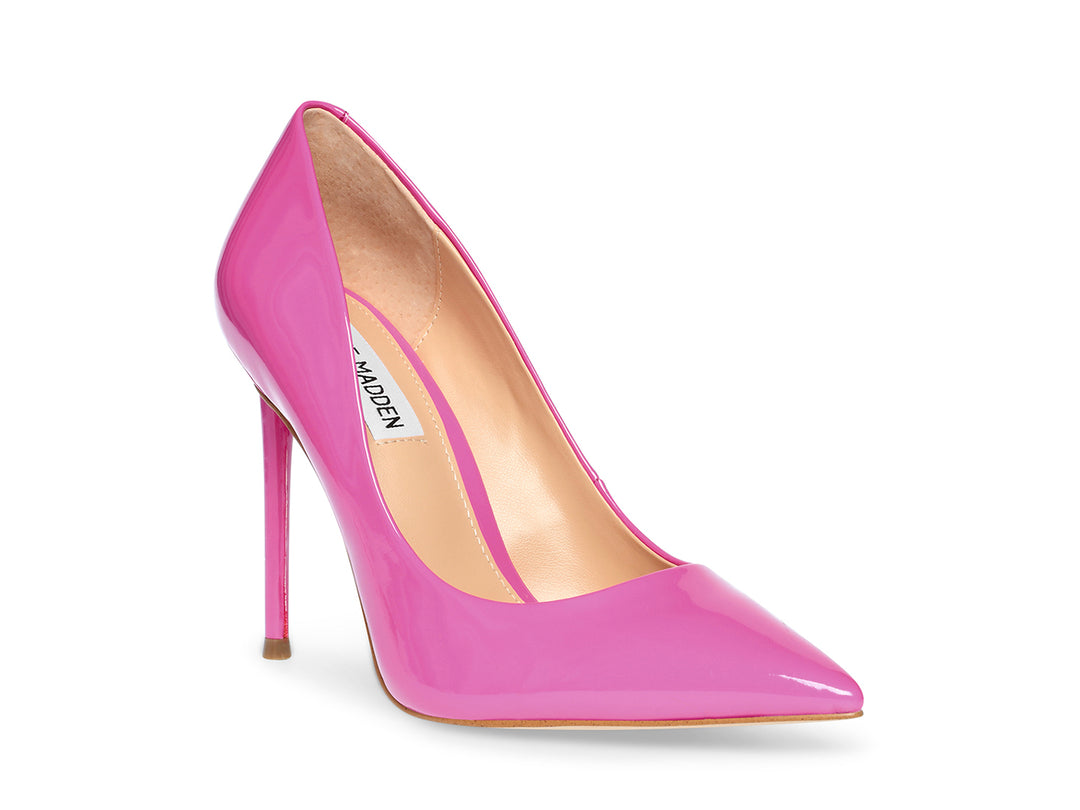 Zapato de tacón alto estilo stiletto en color violeta brillante con punta fina de la marca Steve Madden.