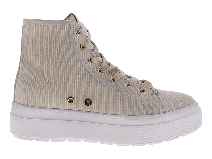 Tenis tipo bota color ivory con suela blanca y detalles dorados.