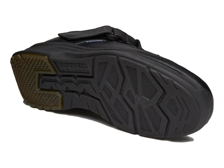 Zapato sandalia Dockers color negro de cuero con aberturas laterales y frontales.