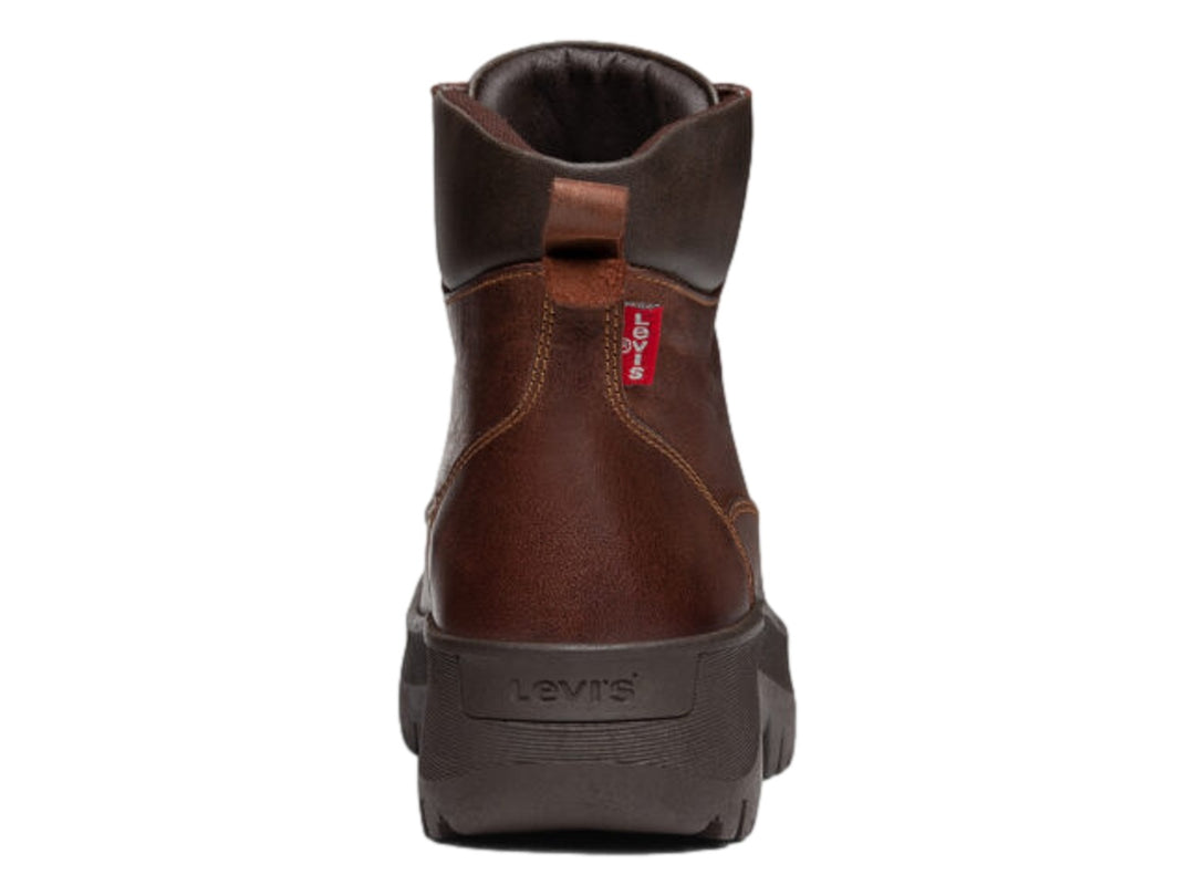 Bota casual de color marrón con cordones y suela gruesa dentada.