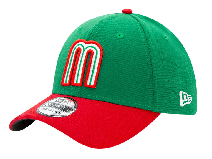 Gorra New Era de color verde con visera roja y una letra M bordada en el centro en colores blanco y rojo.