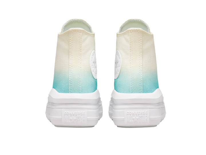 Tenis Converse de bota con suela de plataforma blanca y diseño degradado de amarillo a verde claro.