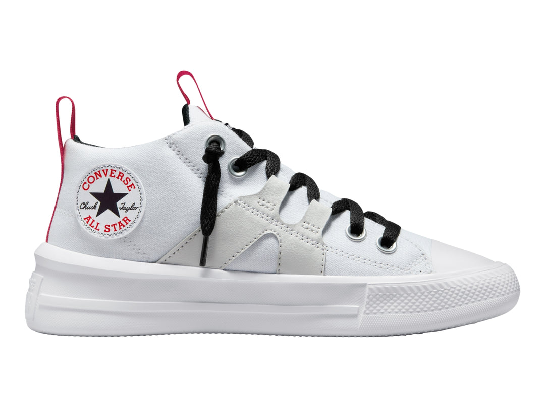 Tenis Converse Chuck Taylor All Star Ultra Mid en color blanco con agujetas negras y detalles en rosa.