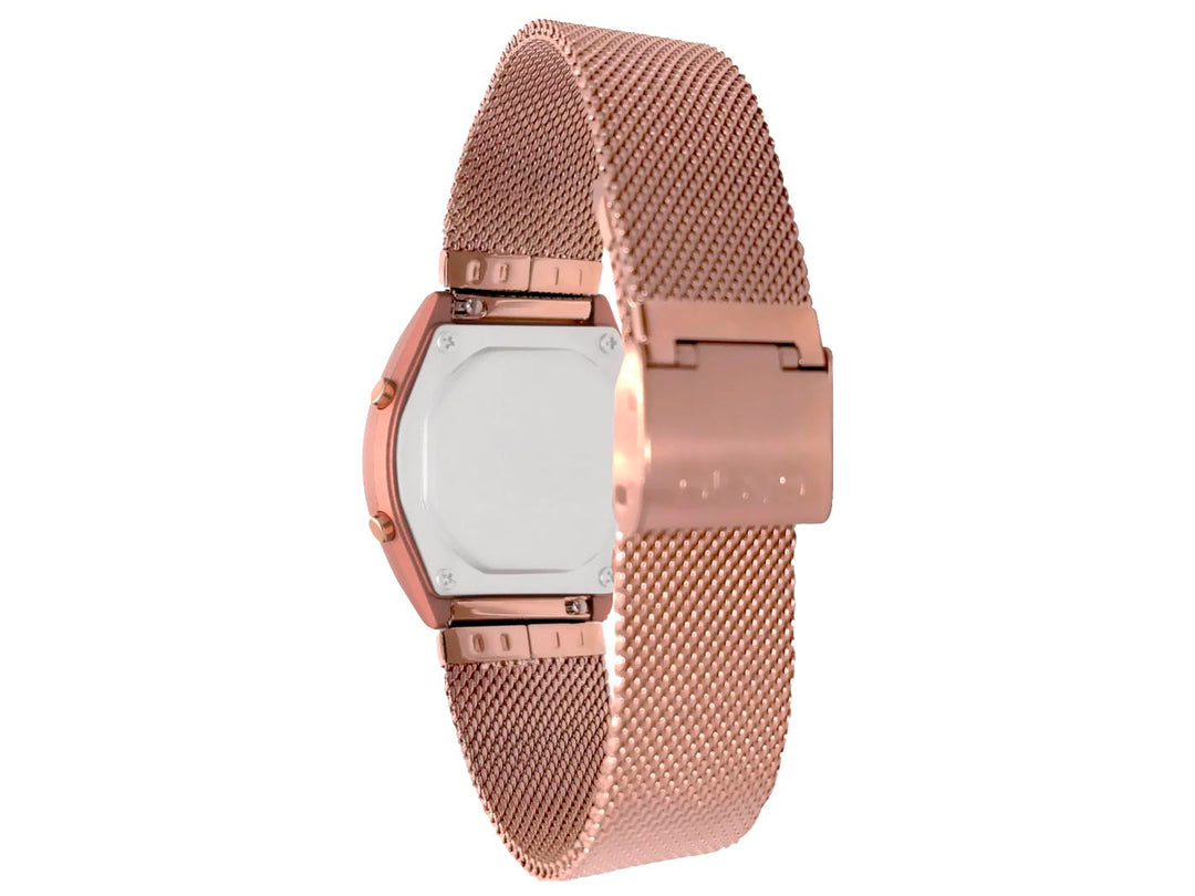 Reloj digital Casio color rosado con correa de malla metálica y pantalla digital rectangular.