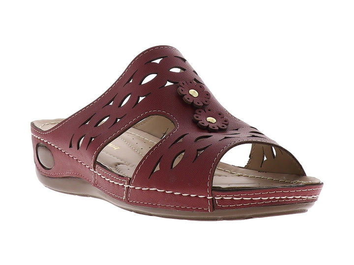 Sandalia color merlot con diseño calado y adornos de flores en la parte superior.