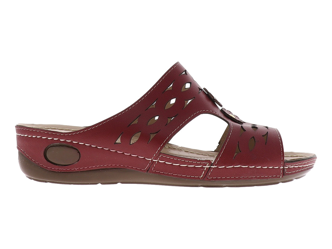 Sandalia color merlot con diseño calado y adornos de flores en la parte superior.