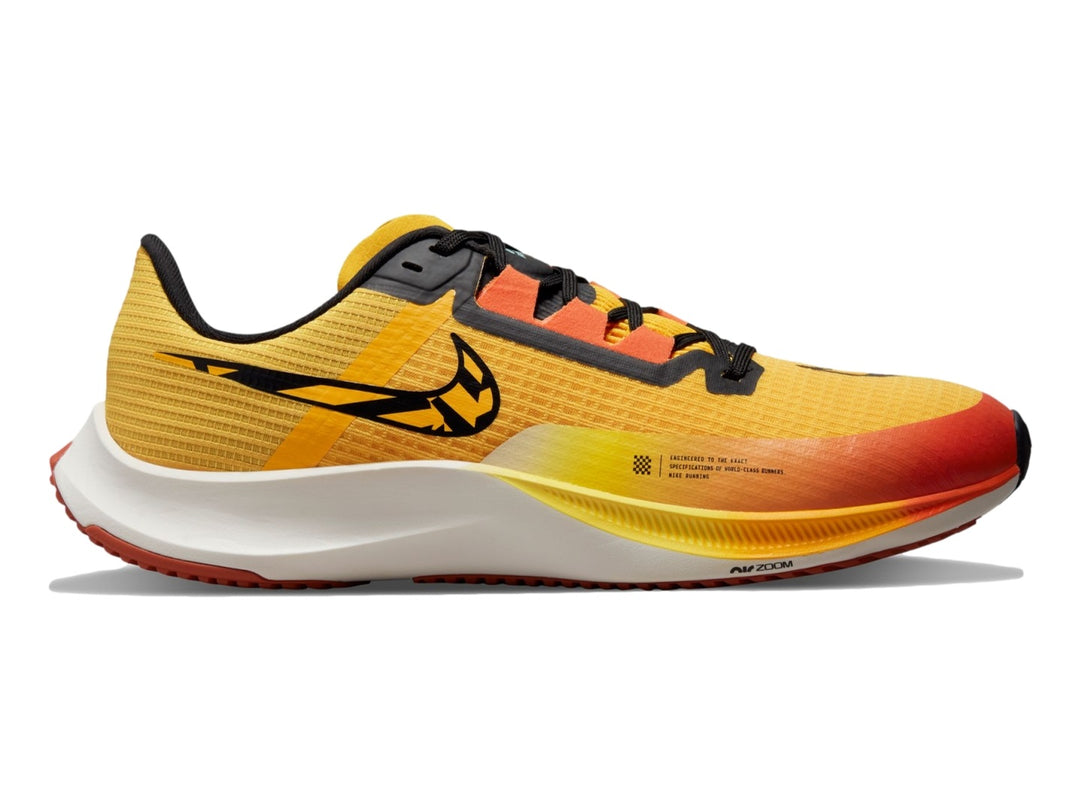 Tenis Nike Air Zoom Rival Fly 3 en color amarillo y naranja con detalles en negro y suela blanca.