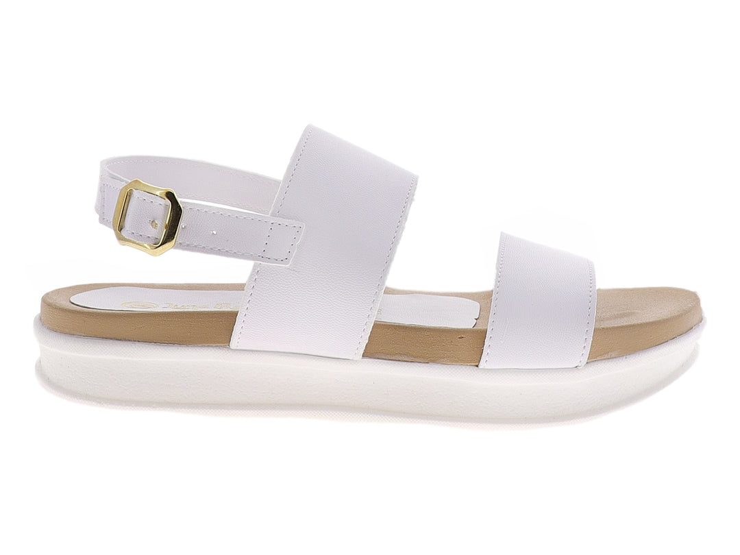 Sandalia blanca de plataforma para mujer con correas cruzadas y hebilla ajustable sobre suela beige.