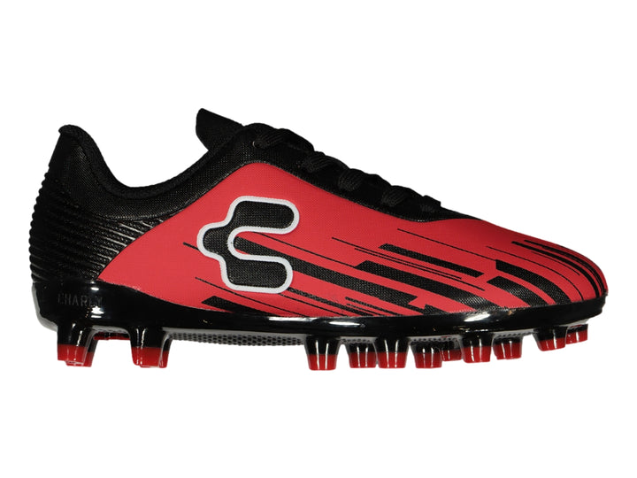 Zapato de fútbol Charly color rojo y negro con suela de tacos para pasto natural.
