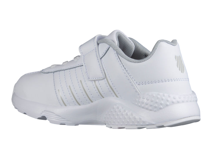 Tenis deportivos K-Swiss color blanco con correa de velcro y detalles en gris.