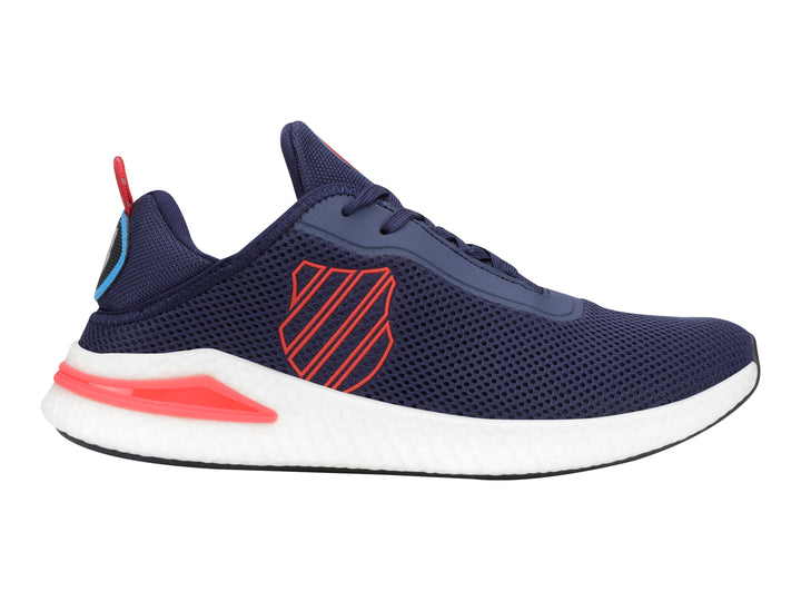 Tenis deportivos K-SWISS en color azul marino con detalles en rojo y suela blanca.