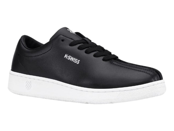 Tenis K-Swiss Classic Startup en color negro con suela blanca y agujetas negras.