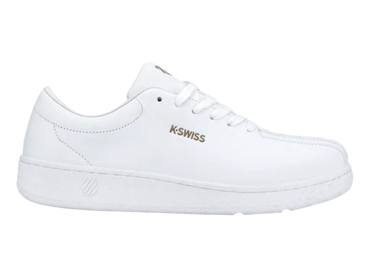 Tenis K-Swiss Classic Startup en color blanco con logotipo dorado lateral y suela blanca.