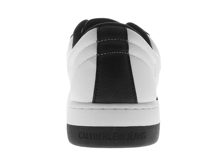 Tenis Calvin Klein modelo Basket Cupsole en colores blanco y negro con logotipo lateral