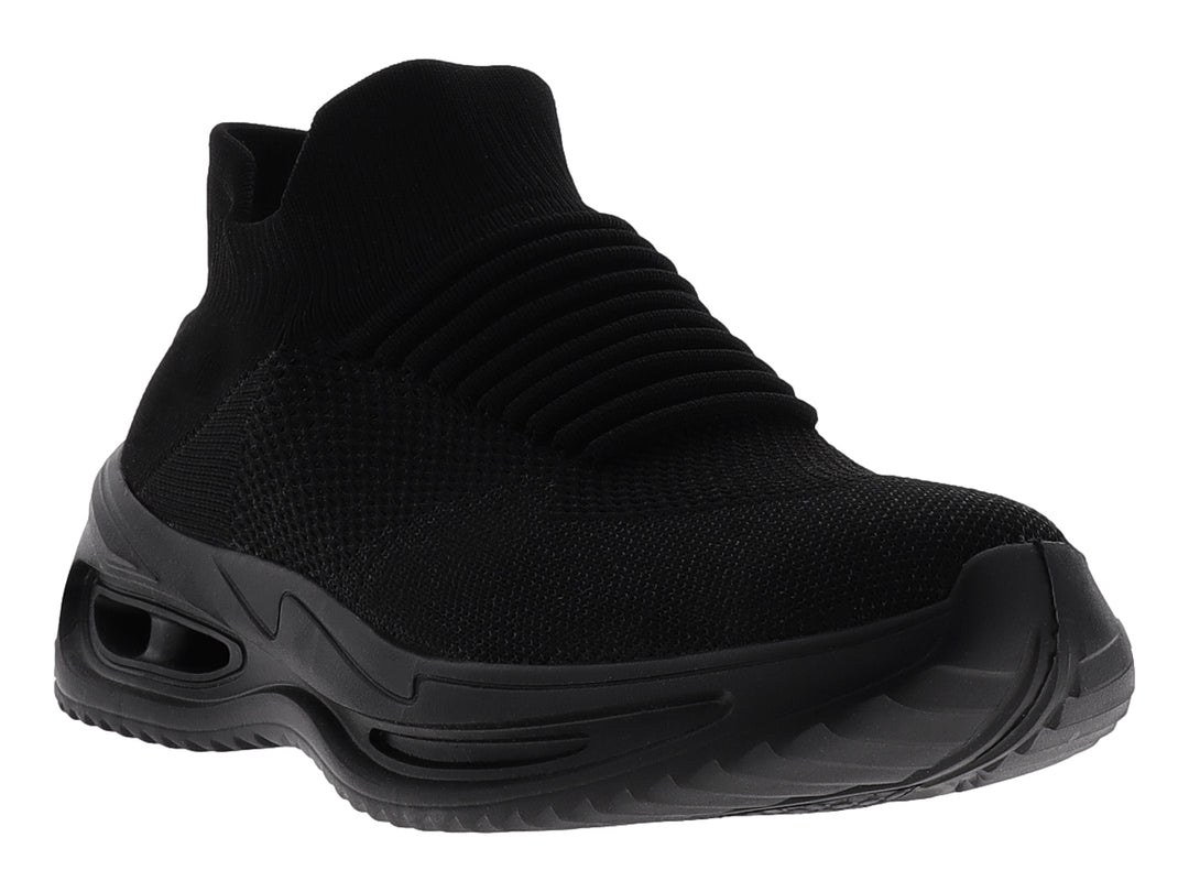 Tenis deportivos de baloncesto color negro, estilo slip-on con suela gruesa y tejido transpirable.