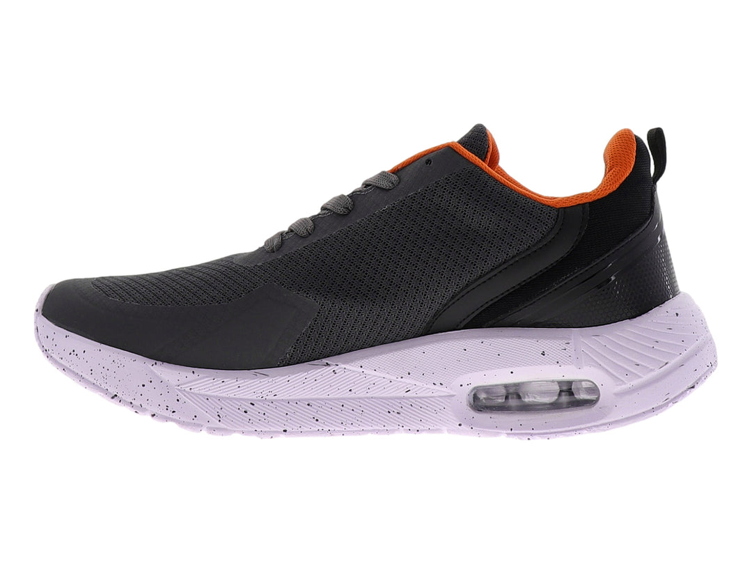 Tenis de baloncesto STARS color gris oxford con detalles en naranja y suela blanca moteada con cámara de aire.