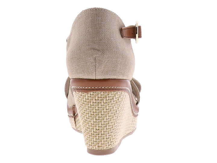 Sandalia de plataforma color crudo con detalles en marrón y tacón cuña tejido para mujer.