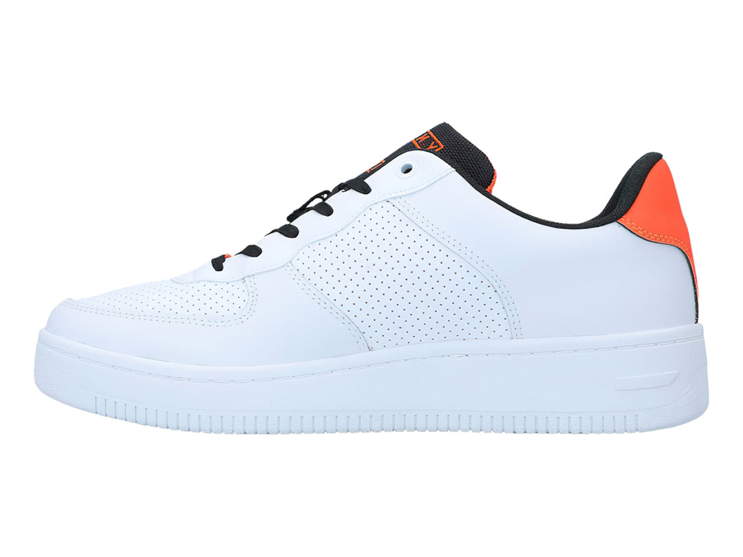 Tenis blancos Tommy Hilfiger con detalles en naranja y negro, diseño deportivo de corte bajo.