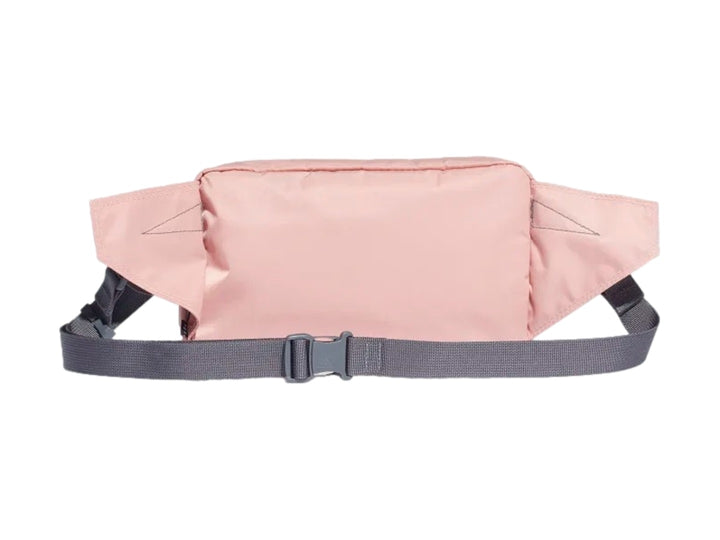 Riñonera Adidas de color rosa con correa gris y cierre frontal.