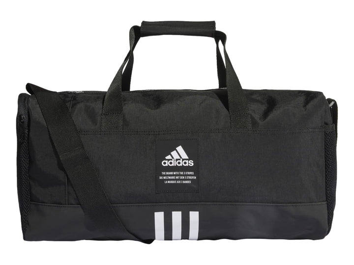 Bolso deportivo Adidas color negro con detalles en blanco y correa ajustable.