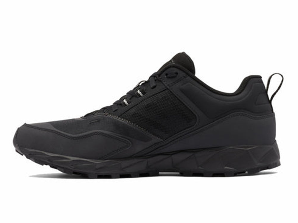 Botas Columbia Flow District para hombre en color negro, diseño deportivo para senderismo.