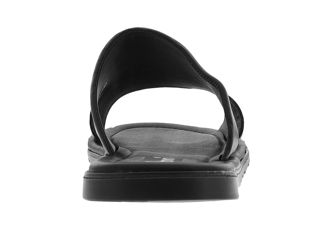 Sandalia slide de cuero color negro con diseño sencillo y correa ancha.