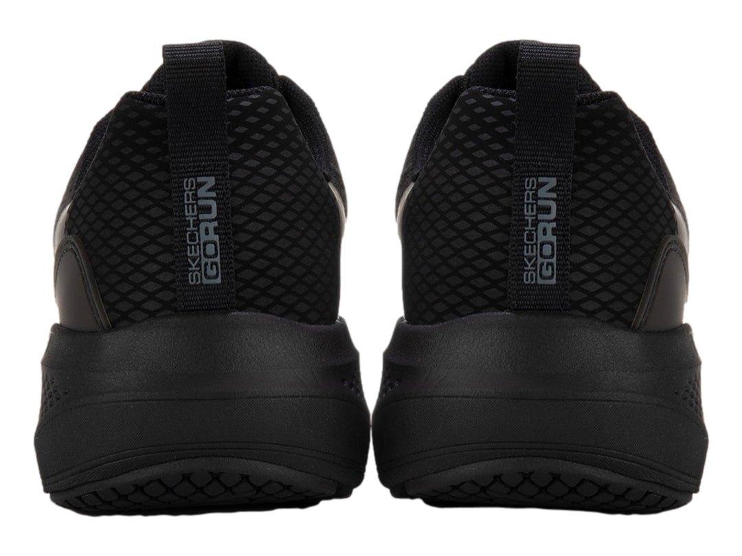 Tenis deportivos Skechers para hombre en color negro total con suela texturizada.
