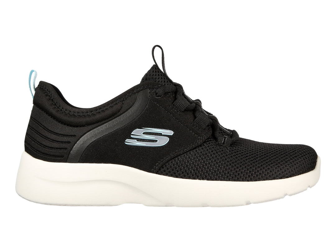 Tenis deportivos Skechers para mujer en color negro con suela blanca y detalles en aqua.