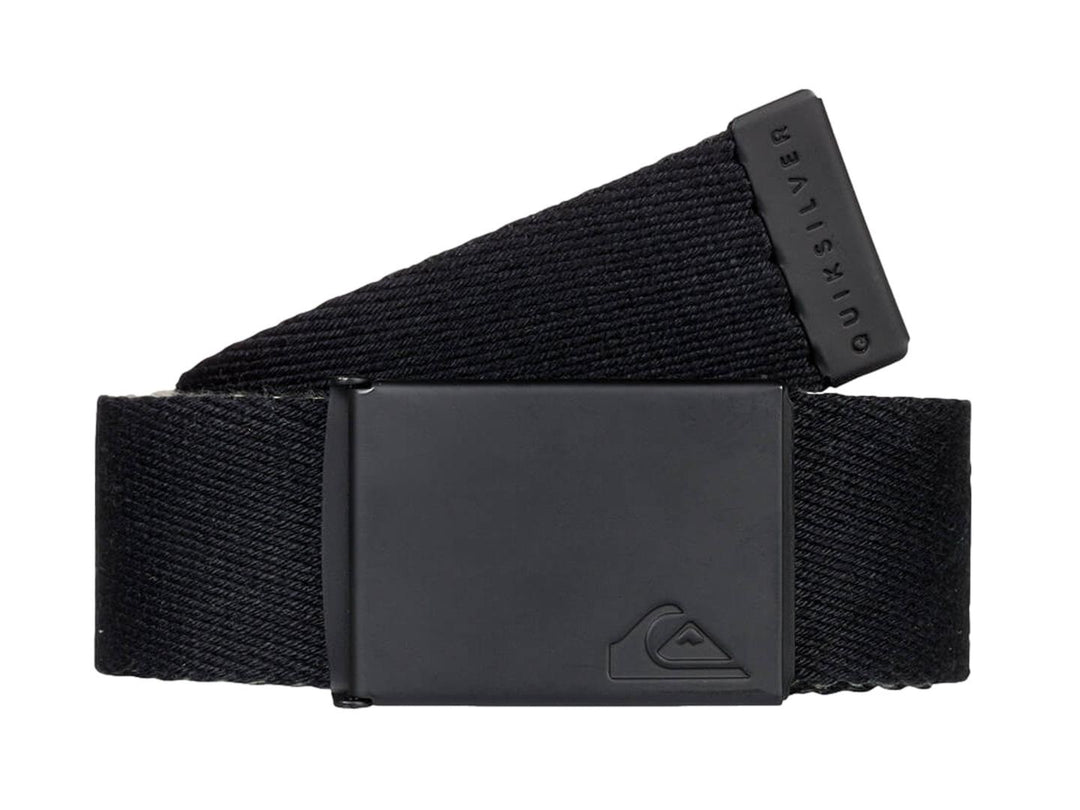 Cinturón negro de tela con hebilla de plástico de la marca Quiksilver.