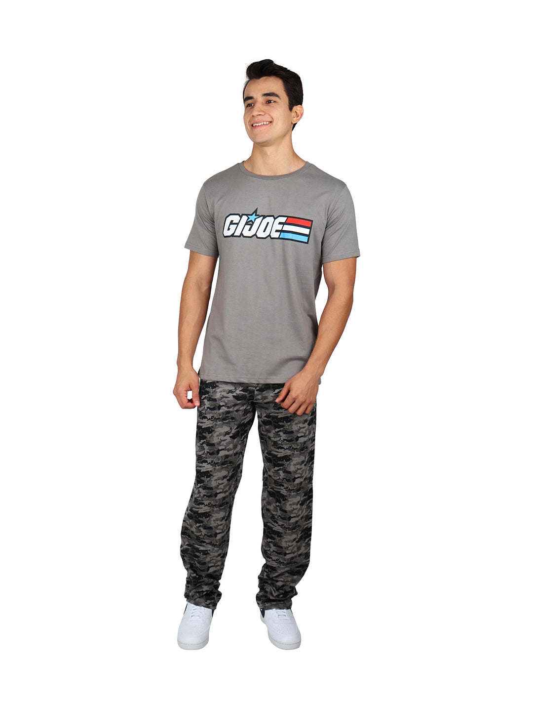 Conjunto de pijama para Hombre con camiseta gris de GI JOE y pantalón largo con estampado de camuflaje en tonos grises.
